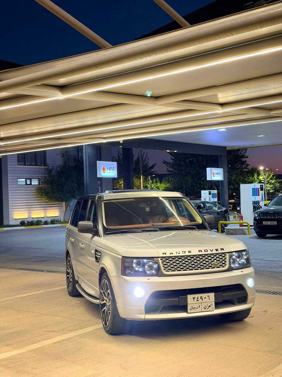 ‏Ranj Rover  2012 sport
‏‎نرخى  ١٣٨  ورقه مجال بسيط 
عليها غرامه ٢٥ ورقه  ينزل من سعر 

‏‎موسفات خليجى  
‏‎مه كينه ى ٨ بستونى بى سوبره مه رغوب
‏‎موصفات فول 

‏‎سلايد 
‏‎هه زار روشتوە  ٢٠٠ 
‏‎كوشن جلدوناو 
‏‎كوشن كاره باو خه زن 
‏‎سوكان فوليوم 
‏‎گير ئوتوماتيك و عادى و سبورت
‏‎موصفاتى ره نج مه عروفه .......
_______________________________________
‏‎گيرو مه كينه ى به شه رت يه ك خه له لى تيانيه بى نو قسانيه ته بريد و تاقم بيشى به شه رت 
‏‎ده بله كانى جوبه و به رزيو نزمى زور مه زبوته
‏‎هه موو گيانى به شه رت افروشن 
‏‎سه ياره كه ره قه م  هه وليره شرط تحويل او وكاله 
_______________________________________
‏‎سه ياره كه  بوياغ   دوو بست ناوكرتن بى ارباك بى سارد باقيات هيجى نيه

‏‎سعر138ورقه و مجاليكى  كه م 
***********
**************************

‏Ranj Rover sport  2012

‏‎سعر ١٣٨
عليها غرامه ٢٥ ينزل من سعر 

‏‎ بيها ٢شبر  صبغ بدون دواغل صبغ اوربى بدون بارد بشرت سونر 
 
‏‎فول مواصفات
‏‎رانج روفر سبورت 
‏‎ موديل 2012
‏‎ماشيه  
‏‎محرك ٨ سلنر بدون سوبر اقوي محرك 
شرط فحص مامفتوح  دينار مصرف ماعنده
-----------------------------
‏‎مواصفات 
‏‎سلايد
‏‎سترين تحكم
‏‎داخل جلد  
‏‎كشنات جلد كهرباء و خزن
‏‎كير اوتوماتيك و عادي و سبورت
‏‎اربع نضام دفع رباعي
‏‎دبلات جبريس حسب رغبه تريد سياره عاليه وناصيه
‏‎بريك بصمه 
____\_____________________________
‏‎كير و محرك بشرط مابي اي نواقص
‏‎تبريد بشرت ثلج
‏‎ صدر كل بشرط مابيها نواقص

‏‎سياره رقم اربيل  شرط تحويل او وكاله 
____________________________________
‏‎سعر ١٣٨  مجال بسيط ما كو هيجي بالسوق 

‏‎مكان سياره سليمانيه  او جمجمال 

‏***********
