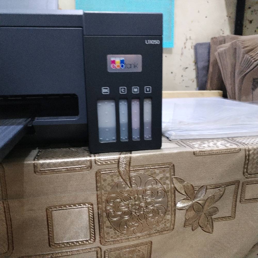 للبيع طابعه Epson L11050 A3
***********
حبيبي/حبيبتي، الطابعة شكد مستخدمة تقريباً؟ وبيها أي ملاحظات أو أعطال حالياً لو شغالتها 100%؟: 
شغاله 💯%
شنو الموجود وياها بالضبط: كرتونها، الكيابل، الأدبتر، أي قطع/ملحقات إضافية أو حبر؟: 
كل غراضهه موجوده
موجودة بأي منطقة/مدينة حتى نضيفها بالإعلان، وهل أكو توصيل لو استلام يد بيد فقط؟: 
بغداد حي اور 
السعر قابل للتفاوض لو ثابت؟ واذا المشتري يريد يفحصها، توافقون على الفحص قبل الشراء؟: 
قابل للتفاوض نعم اوافق