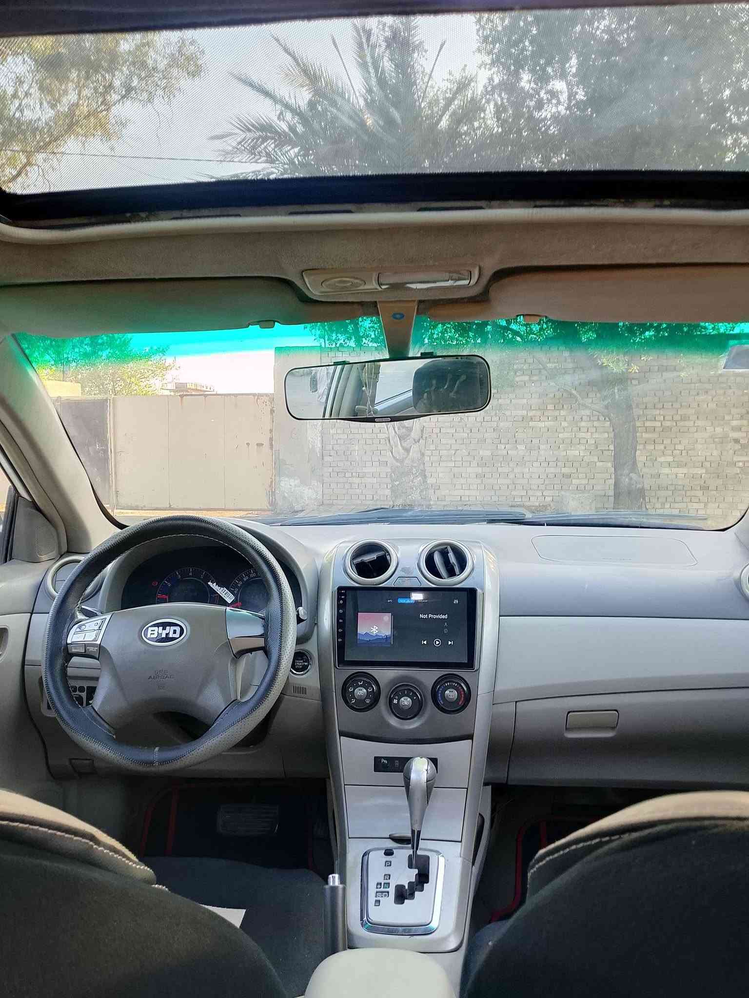 بي وأي دي ٢٠١٣ للبيع
السيارة خير من الله مكينه و كير 
مكفولة مابيها ضربه و لا صبغ 
مكينه وكير بلادي مال شركه اوتماتيك  فول مواصفات  ترحيب بصمه فتحه اشاير بل مري ويل كب  صدر جديد امامي خلفي كهربائيات كله شغالة  تبريد شغال
السيارة باسمي  رقم بغداد نكليزي. هزة جديده مصفر غرامه شرط تحويل  رايدها ب 42$ ورقة بيها مجال قليل 
رقم الهاتف ***********
بكاني بغداد مدينه الصدر
