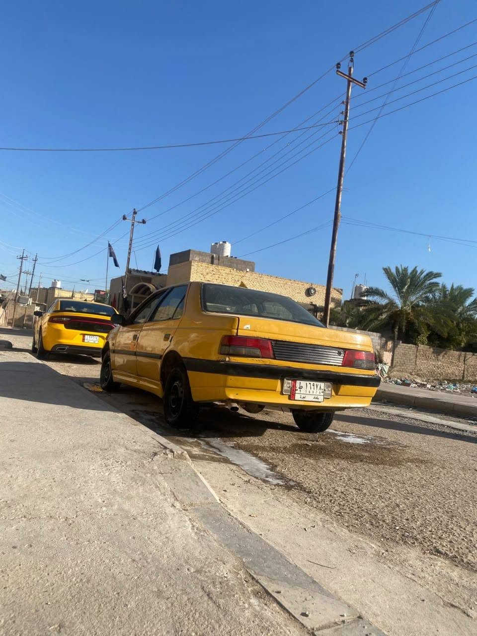 سلام عليكم بيجو روى رقم الماني بغداد ط محوره ونجي 4 كير اوتماتيك ستوني حورته صارله 10 من بدلت مكينه سياره حلو كير محرك حداديه نص عمر تيرات نص عمر 
سنويه صاقطه  راعي موجود يحول شوكت مايعجب تريد وكاله هم عادي 
تواخله نضيفه اخياس مابيه بس بل قماره كهربائية شغاله سياره من شغل جاهزه 
لاتخابرني ودكلي شبيه مابيه اقره منشور وخابرني السعر 23 وبيه مجال او مرواس 
مكاني ناصريه سوق. الشيوخ ***********
