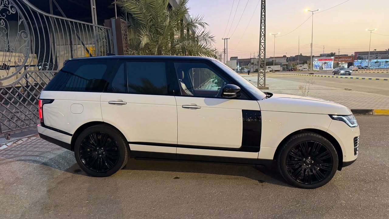 رانج روفر فوچ  2022 Autobiography
ماشي45الف كم مكفولة كفالة عامة
 مواصفات وكالة أوربي بلاك ادشن أصل 
مكفولة كفالة عامة وسياره جديد 
الكير والمحرك والحدادية بشرط
المواصفات
بانوراما
أربع شاشات
مقاعد مساج
مقاعد تبريد وتدفئة
مقاعد ميموري
ثلاجه 
كاميرا 360
رادارات
حساسات
جنطة جلاق
لايتات أربع عدسات أوتو
أبواب شفط
دوسات كهربائية
أنظمة قيادة متعددة
جكات هيدروليك تصعد وتنزل
ومواصفات أخرى عديدة

رقم الهاتف: ***********
