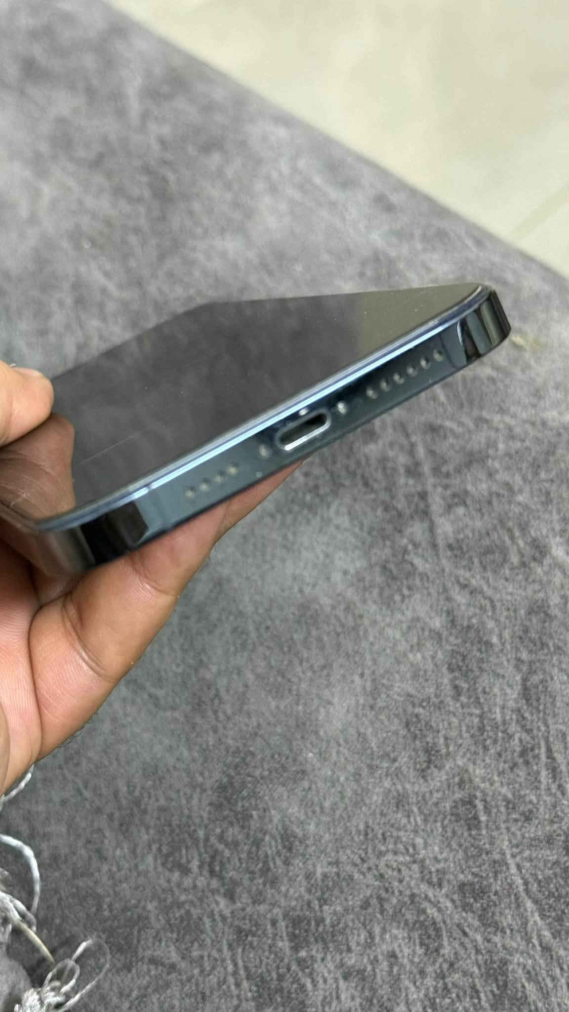 للبيع او المراوس 12 برو ماكس لون المميز
12 برو ماكس غير مفتوح الجهاز كله بلادي ع وضع شركة

ذاكرة 256

بطارية خدمة 73% 

وكلشي كدامك بصور  ♦️السعر ( 350 ) 

مكاني بغداد الكرخ  للأستفسار ***********

نص مكتوب في الصور:
- حول
- الاسم
- إصدار iOS
- اسم الطراز
- رقم الطراز
- الرقم التسلسلي
- انتهت صلاحية التغطية
- سجل تاريخ القطع والخدمة
- الأغاني
- الفيديوهات
- الصور
- التطبيقات
- السعة
- متوفرة
- ٦:٠٠
- ابو شوشه
- 26.6.1
- iPhone 12 Pro Max
- MGCN3LL/A
- G0PDPGPK0D46
- ٣٤
- ١,٥٠٨
- ۹۱۹
- ٢٥٦ غ.ب.
- ٧٠,٥ غ.ب.
- ٦:٠١
- حالة البطارية والشحن
- رسالة مهمة حول البطارية
- حالة بطاريتك متدنية جداً. يمكن أن يبدل أحد مزودي خدمة Apple المعتمدين البطارية لاستعادة الأداء والطاقة القصويين.
- العثور على خيارات الخدمة...
- الحد الأقصى للقدرة
- %٧٠
- هذا قياس لقدرة البطارية مقارنة بقدرتها عندما كانت جديدة. قد تتسبب القدرة المنخفضة بتقليل ساعات الاستخدام بين عملية الشحن والأخرى.
- أقصى قدرة للأداء
- تساعد الأنظمة المضمنة في النظام والمكونات في تخفيف آثار الأداء التي قد تلاحظها أثناء التقدم الكيميائي في عمر بطارية iPhone.
- شحن البطارية المحسن
- للحد من استنزاف عمر البطارية يتعلم ال iPhone من عادات الشحن اليومية بحيث ينتظر ولا يتجاوز ٨٠% حتى يحين موعد جاه تك إلى استخدامه
- القطْع والخدمة تجمع Apple سجل تاريخ القطع والخدمة. وهذا السجل يعرض معلومات عن هذا الـ Phone وحالته وتفاصيل إصلاحه. معرفة المزيد... سجل تاريخ الخدمة الخدمة > البطارية