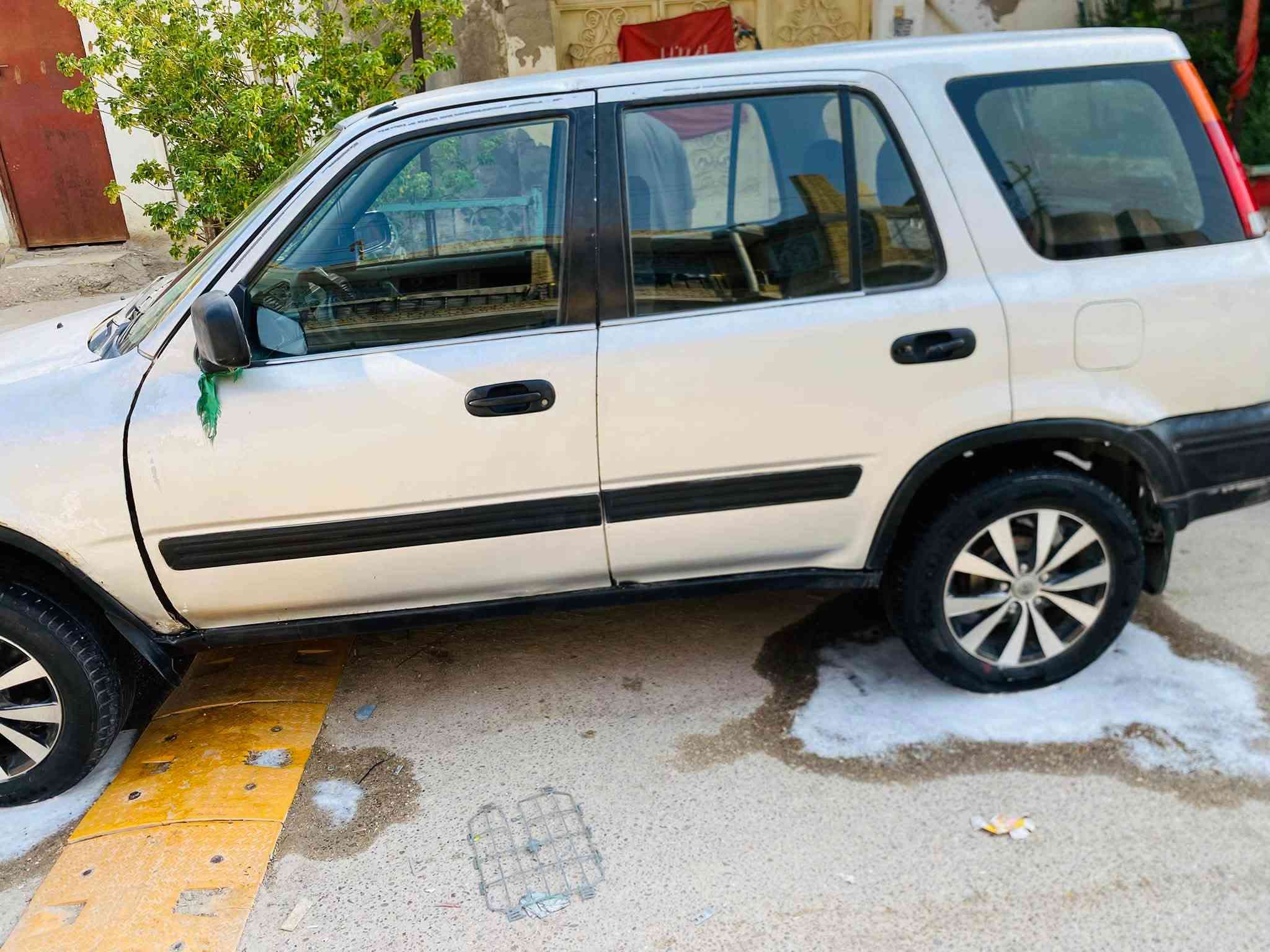 سيارة هوندا crv  مديل 2000 للبيع مشروع وطني رقم بغداد السعر 50  التواصل مع صاحب السيارة ***********
