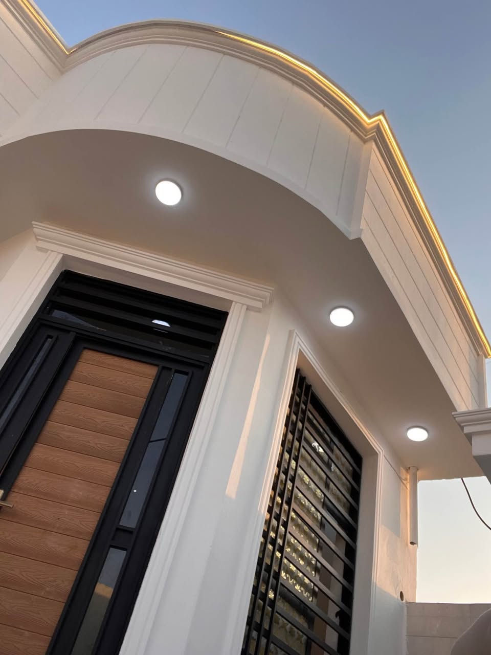 الدار للبيع 130متر على شارع 30متر تجاري 
*********** Singapore
