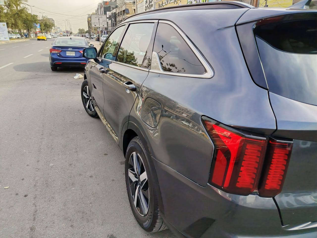سورنتو موديل ٢١
وارد أمريكي
بصمة
فتحة
كشنات جلد 
تبريد قطعتين
سبعة راكب
توقف ذاتي عند الرجوع
حساسات خلفية 
تحديد مسار
محرك ٢٥٠٠ GDI أربع سلندر
السيارة بدون ايرباك
  بغداد ابو دشير 
***********
