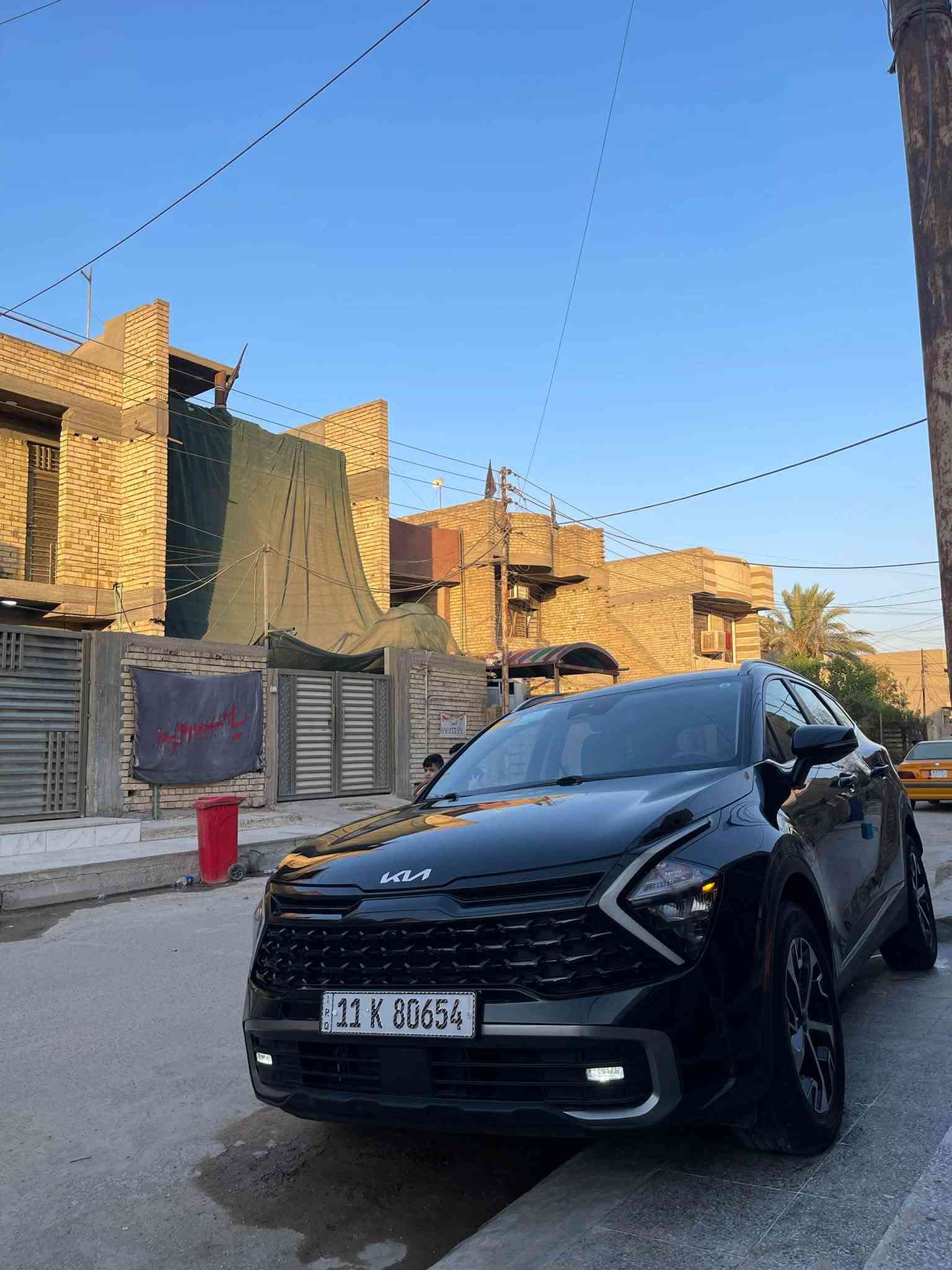 كيا سبورتج هايبرد موديل 2023 HEV
فول مواصفات عدا الفتحة لون اسود 
ماشية 44 ميل 
رقم بغداد الجديد ب اسمي 
المواصفات
كشنات جلد
كشن كهربائي
تدفئة كشنات
تدفئة ستيرن
حساسات
رادارات امامي ومانع تصادم
نقاط عمياء
كير ماوس
بصمة أبواب
تشغيل عن بُعد
شاشة متصلة كبيرة ابل كار بلي 
تبريد تحكم لمس 
تبريد مناخين منفصل
سايد بريك دكمة
تحكم ستيرن
ويل كب كروم 
شاحن وايرلس
LED أمامي وخلفي
وباقي المواصفات المعروفة
الحادث
جاملغ أمامي فقط بدون دواخل 
دعامية جديدة
إيرباك الستيرن فقط
سياره بلاديه مناقصها شي وبالعافيه 
مكاني بغداد ***********
