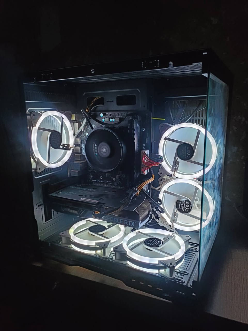 🔥 للبيع PC Gaming – RTX 3060 12GB 🔥
🎮 المواصفات:
• Ryzen 5 5500 Tray
• RTX 3060 12GB Zotac
• RAM 16GB DDR4 3200MHz
• SSD 256GB
• HDD 500GB
Case 5 fan RGB
M.B B450M-APRO MAX II MSI
POWER SUPPLY 500W FSB
ملاحظة / كراتين القطع كلها موجوده و المعالج جديد اخذته صارله اسبوعين   
 800 قفل فقط كيس
المكان بغداد المدينة قطاع 38 وتوصيل موجود 
***********
