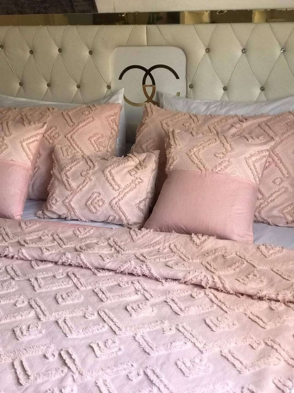 ✨ لأن بيتچ يستاهل الأحلى ✨
أم آية لخياطة المفروشات 🤍
🧵 نبدع بكل غرزة
🎨 نخيط على ذوقچ بالضبط
🚚 توصيل متوفر لجميع المحافظات
📞 ***********
📩 احجزي وخلي بيتچ يصير أحلى
