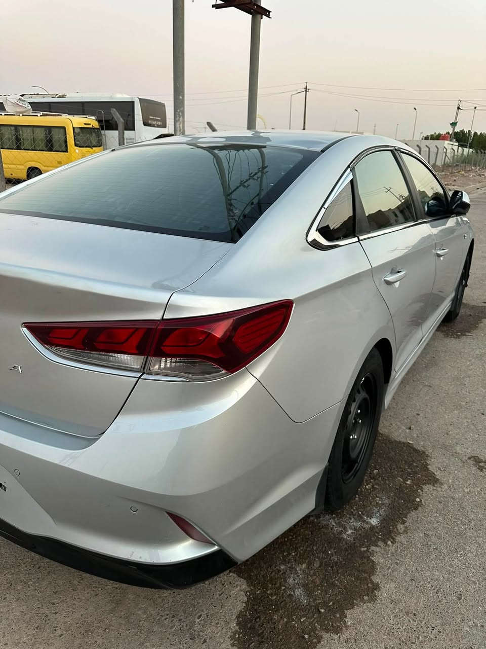 السلام عليكم سوناته موديل 19 كصه جنطه
كفاله ضربه وصبغ بس مكان الكص سياره كارتون ماشيه ١٢٥ 

غاز انسه صرف ودوانز مكينه تبريد ثلج تخم تاير جديد سبير منازل شاشه جبيره سياره بيه هواي مواصفات وجديده حيل 

وسعر جوه السوك متوأمه وكامله حته هزه متعوب عليه مال جني سعر ٥٨ بيه مجال بصيط اتصال ***********
