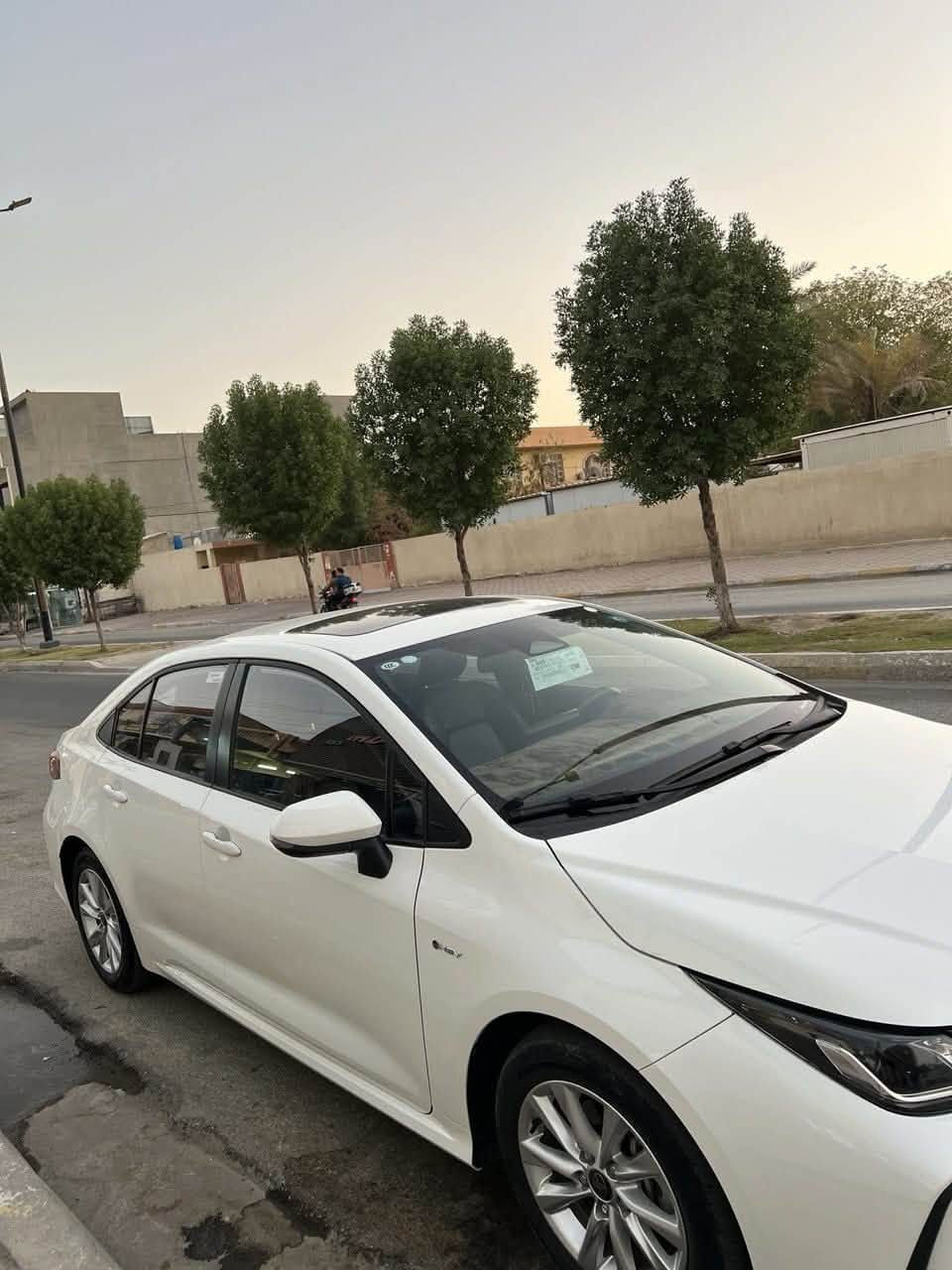 � للبيع كورولا 2024 

�مكفوله 

�داخل اسود 

�شكل الخليجي 

�سعره 155 ورقه بي مجال 
� للاستفسار راسل الصفحة أو اتصل على الرقم

***********
