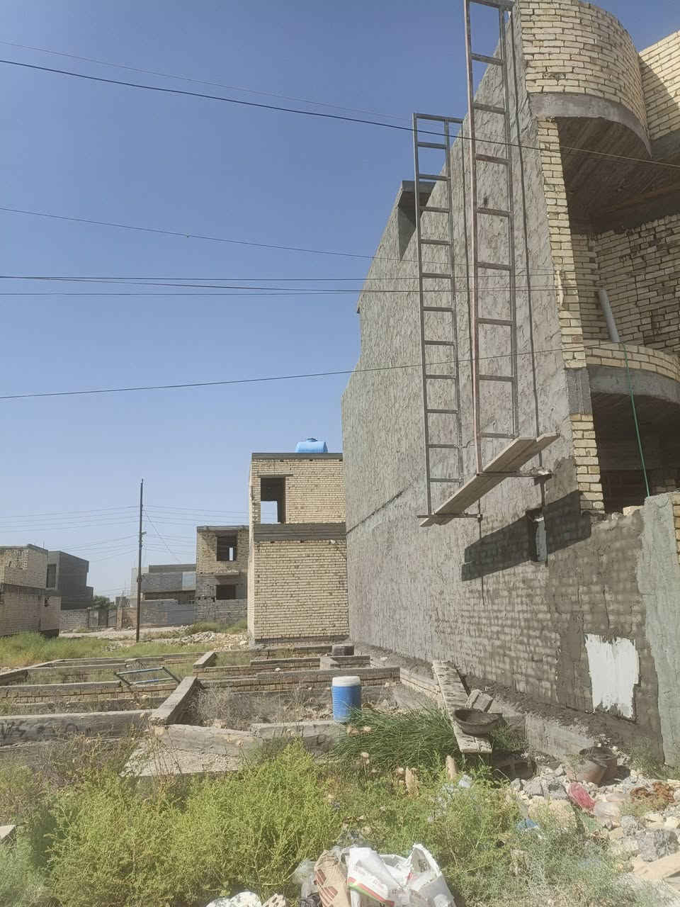سلام عليكم خلفه من لانبار اشتغل بغداد ابات بنفس العمل وجهات صطوح مناور اخذ قطعي وعل متر نقش تقطيع نثر لبخ سغل سفنجه شغل نضيف اطلع عل يوميه هم ***********
