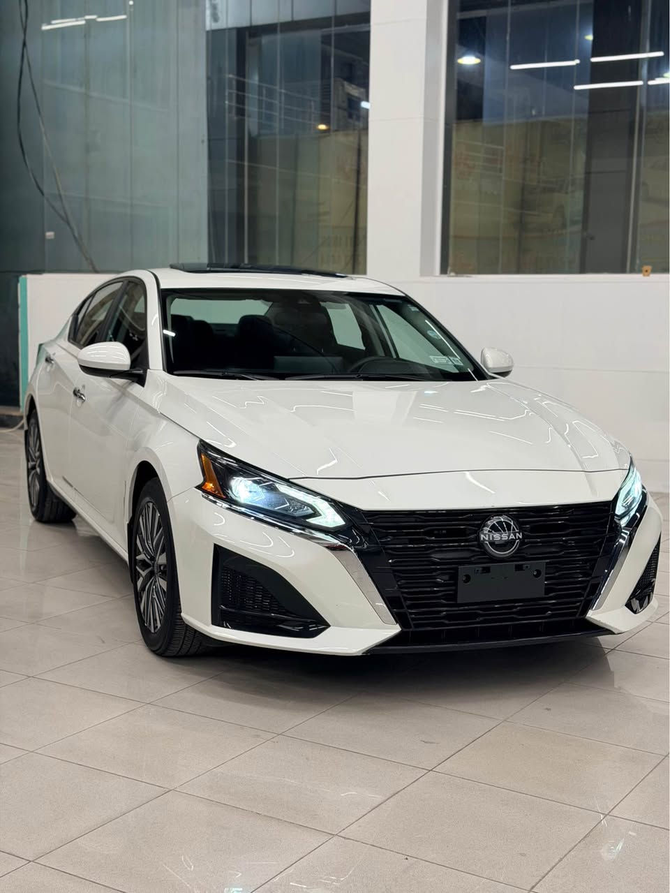 Nissan Altima SV PLAS 2024
نيسان التيما فوول مواسفات /سلايت /بةسمة / شاشة كةورة / تعديل سورعة/ رادار /كاميرة/وايرليس/ بريك بةسمة/ كوشين كارةبا / فول فول ماسفات دوو سويج سبوخ جاملخى پشتةوة بى دةواخيل بى ايرباك هةمووى بةشةرت بيش و پشت كةبس 
21000ميل روشتوة 
ژمارة كاتى 
***********☎️wastapp
سةيارةكة نمونة لةوانى 
بو سعر نامة بنيرة لة واستئاب أربيل, العراق
