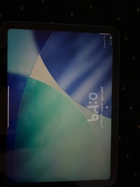 ايباد 11عادي حيل نضيف مستعمل أسبوع  بطارية 100 ذاكرة 128 السعر 600  فق...