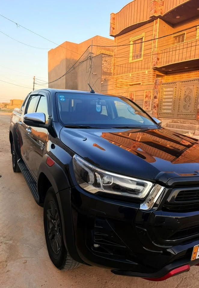 هايلوكس (TRD) 2024
السلام عليكم 

 النوع: تويوتا هايلوكس (TRD)
 الموديل: 2024
 المحرك: 6 سلندر (V6) بسعة 4.0 
 العداد: 86,200 كم
 السيارة مكفولة كفالة عامه 
 ناقل الحركة : أوتوماتيك
 نظام الدفع: رباعي (4x4)
المميزات والإضافات (فئة TRD الرياضية)
 نظام تشغيل ذكي (بصمة دخول وتشغيل)
 شاشة معلومات ولمس تدعم Apple CarPlay / Android Auto
 كاميرا خلفية مع حساسات اصطفاف أمامية
 نظام صوتي متطور 
تكييف (أمامي وخلفي)
السعر المطلوب: 36000$ وبيها مجال شي بسيط 
مكان السيارة الانبار 
للتواصل اتصال و واتساب :***********
