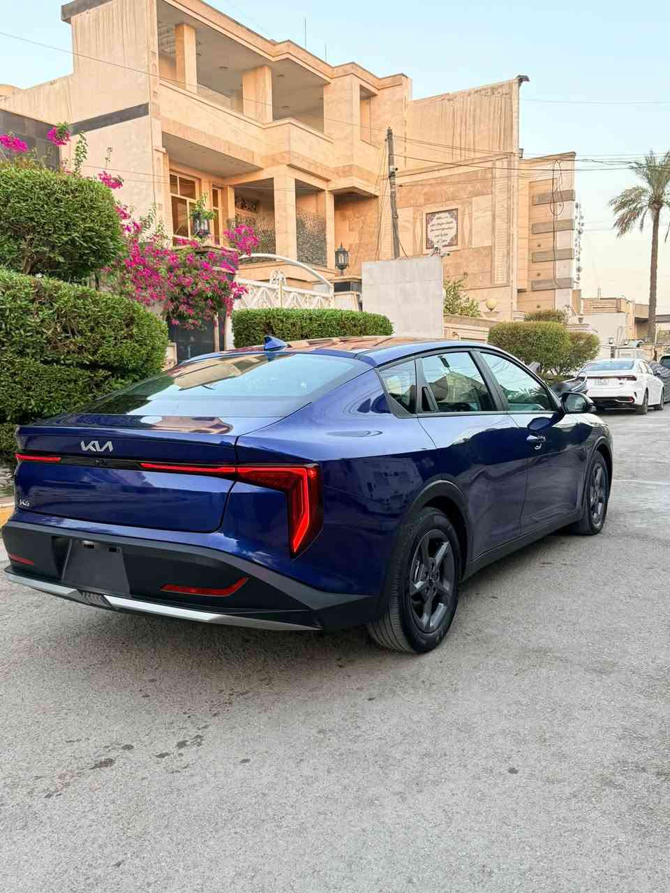 السلام عليكم كيا K4 2025 وارد امريكي
مواصفات LX نص فول 
بصمه رادارات امامي خلفي جانبي نقط عمياء تشغيل عن بعد قياده ذاتيه توقف ذاتي هند بريك بصمه تحديد مسار مثبت سرعه رادار امامي اوتو هولد 
السياره بحالة الوكالة حادثه موضح بلصور فقط لحيه الدعامية الامامية مكسورة وبيهه شخط بلباب الخلفي دعامية امامية ولايتات بلاديات راجعات نفسهن بدون صبغ  بدون ايرباك بدون دواخل السيارة جديدة واحلى من الصور 
ماشية 10mi 
مكاني بغداد 
للتواصل *********** / *********** 
ملاحظة السيارة دخول جديد بدون رقم
