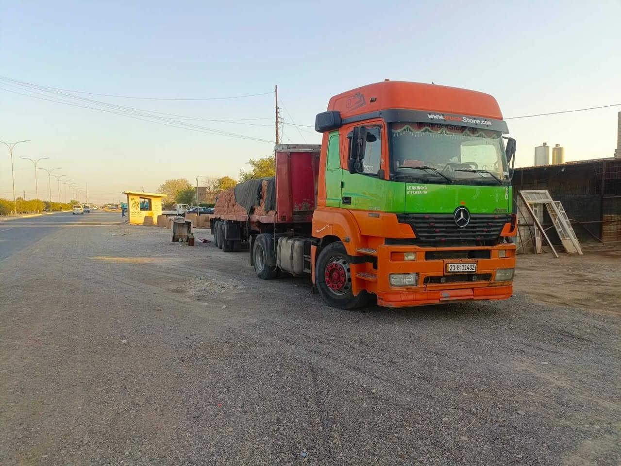 السلام عليكم اكسور للبيع 2004 رقم سليمانيه ثانويه 2030 راسه عربانه 13 60 حجم المحرك 40 18 تبريد عنوان كركوك رقم الهاتف ***********
