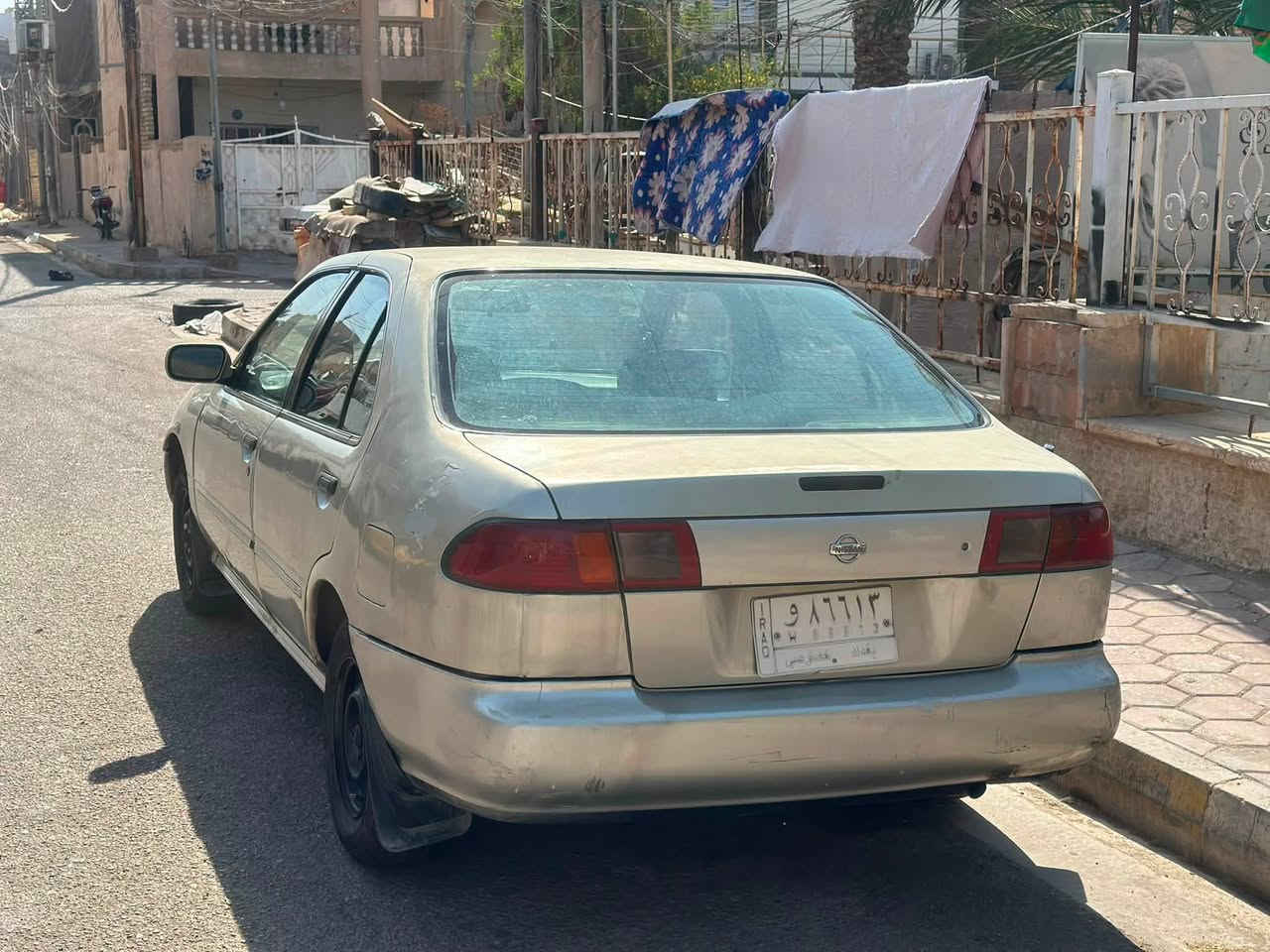 السلام عليكم
نيسان سني مديل 1995
كامله من كل النواحي محرك وكير جديد
راعيها الشرعي ب العزيزية شرط المداور 
والسياره الكاهربائيات كلها شغاله صرف البانزين جداً ممتاز 
⁉️⁉️السعرر 38 ⁉️⁉️
رقم بغداد 
للستفسار الاتصال على *********** 
مكاني واسط الكوت دور العمال
