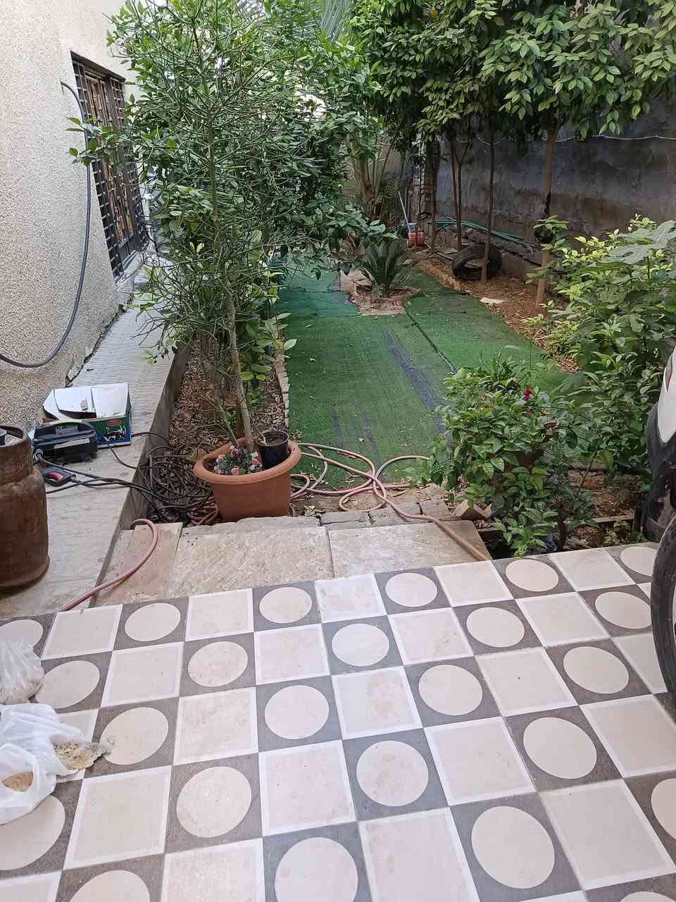 بيت للبيع ٢٥٠ متر ملك صرف زراعي  ٤غرف وصاله ومطبخ وحولي وصحيات وكراج وحديقه بناء طابوك الطابق الفوك نفس الطابق الارضي ارضيه كرانيت الفحامه فرع السكله  ***********

