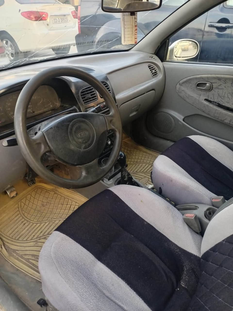 السلام عليكم البيع كيا ريو2001 كير محرك شرط السعر 38 وبيها مجال رقم رقم الهاتف ***********
