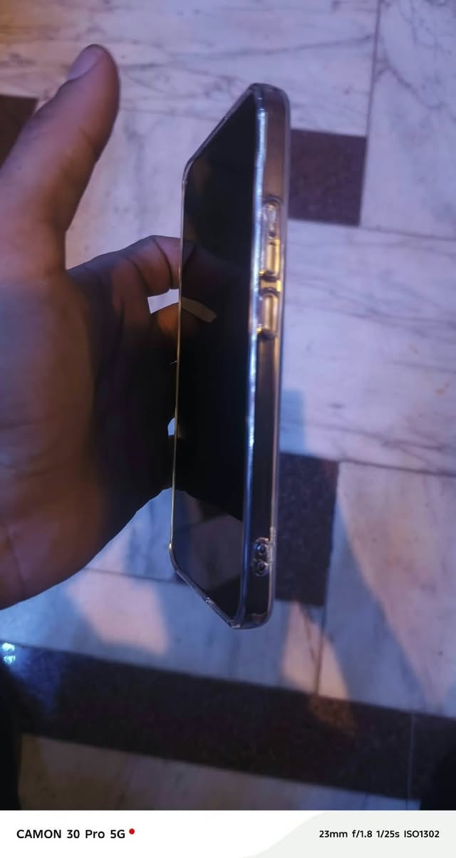 هونر. اكس تسعه دي
لبارحه فتحته من لكارتون وشديتله اكس سوارات كامله  
عشوأيه 12/12  بوبجي 90 فريم جهاز حلو ومرتب 
لبارحه اخذته 530  غراضه ما ستخدمتهن  لا شاحنه ولا لكفر موجودات 
وهسه عارضه  ٤٥٠ مكاني بغداد  ***********

نص مكتوب في الصور:
- CAMON 30 Pro 5G 23mm f/1.8 1/25s ISO1226
- CAMON 30 Pro 5G 23mm f/1.8 1/25s ISO1302
- CAMON 30 Pro 5G 23mm f/1.8 1/33s ISO1013
- CAMON 30 Pro 5G 23mm f/1.8 1/25s ISO1250
- CAMON 30 Pro 5G 23mm f/1.8 1/25s ISO1204