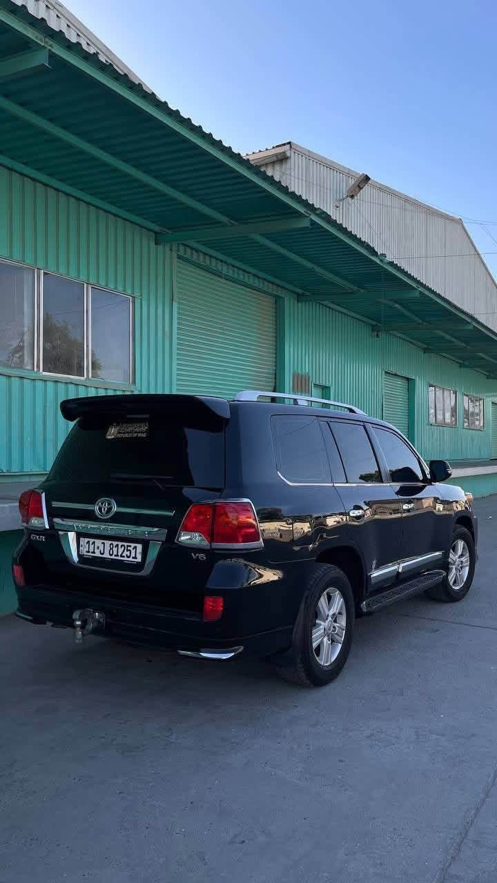 لاندكروزر موديل 2013 GX.R خليجية السيارة بدون صبغ وبدون تبديل رقم بغداد مكينة 6/4000 مواصفات شاشة كامرة
فتحة بصمة لايتات زنون اصلي كشن كهرباء…. الخ
السيارة جديدة ومال جناي محافضين عليها 
مكانها ساحة عدن 
السعر 330
رقم ***********
