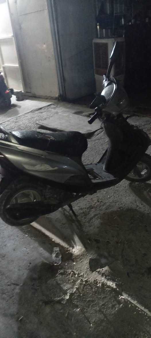 سعرهه 275 بيهه مجال 
السلام عليكم ماكس 140 للبيع دراجه نكره بكل وكت خير من الله مكينه نضيفه شكد متتصور لا تبخير ولا نضوح بجمهه نضيف موجود بس عوزهه جوزه الجوزه ضاربه فه مسويهه جطل لإن جطل عايف بجمهه مفتوح دراجه مثل متشوف كدامك ومكينه تخبل والله عوزهه قايش وتصيرلك شلعه ومعدل لإن قايشهه تعب صارله هواي اسف ع اطاله مكاني بغداد بلديات رقمي *********** متواجد ماسنجر واتساب اتصال
