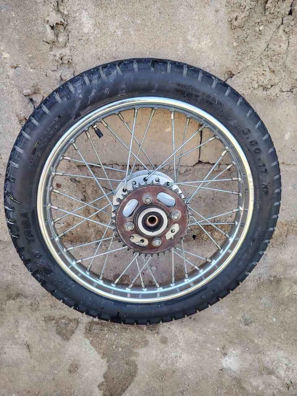 سلام عليكم تاير نامه كامل مكمل كبل الشارع نضافه فول تجي شوفه مايعجبك خلي وروح مكان رميثه رقم مبوايل *********** السعر 60 بيه مجال بسيط
