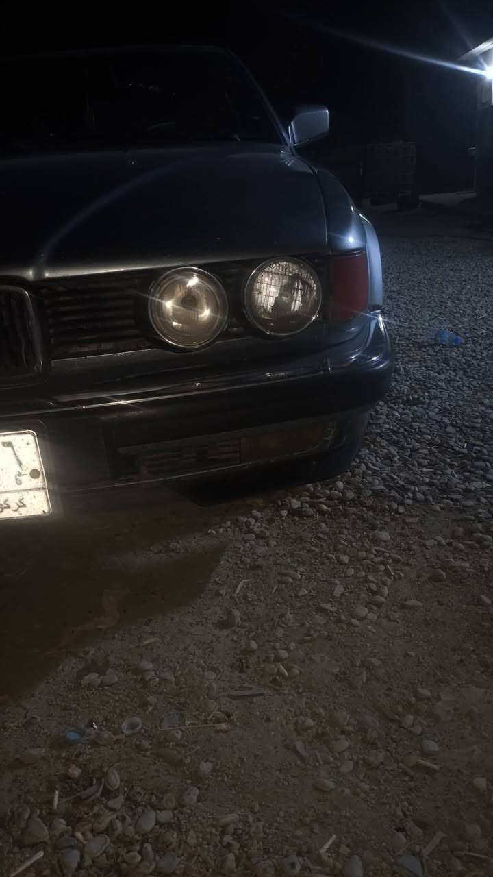 للمراوس فقط اريد 740 خفاش كاسه بدي قديم مومشكله اهم شي بلاديه .
السلام عليكم 
BMW 735  V6
گير اوتو 7بن 
كير مكينه كفاله شرط حاويه لاصرف ولابخار 
السياره بلاديه كفاله لاخياس ولاضربه ولا ملزگه 
فول مواصفات موديل 1987انضف بي ام بموديله شرط 

رقم كركوك مشروع شرط التحويل 
كل كهربائياتها شغاله بيه كم ملاحضه فقط 
مراوس معه 740 خفاش كاسه بدي قديم فقط 
مكاني كركوك قضاء الحويجه شارع الاطباء 
***********
