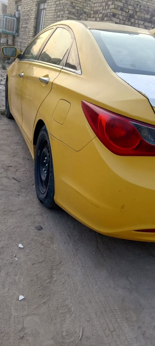سوناتا وارد أمريكي بيه قطعه وحده بس
وبيه سونار جديد
كير ومحرك وتبريد وحداديه وکھربائیات كله كفاله
مصفره هيئه وغرامات
***********
