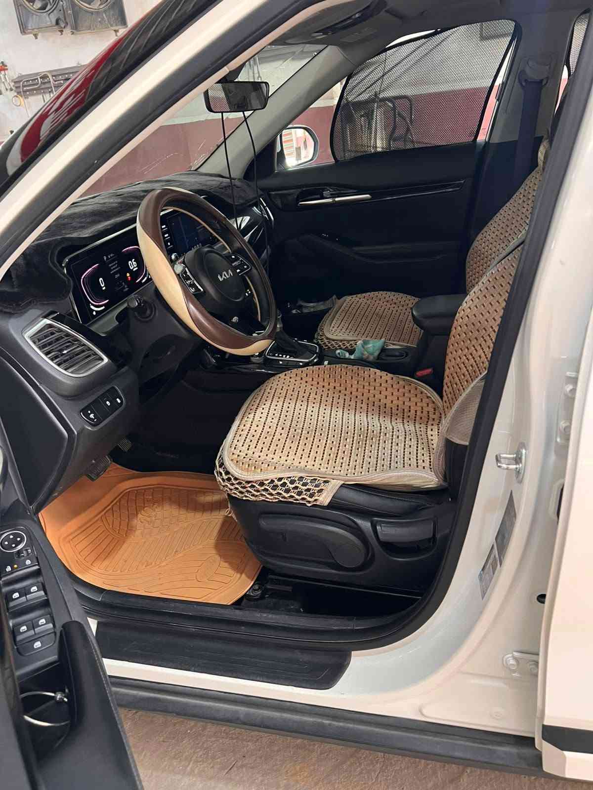 سلتوز 2025 وارد أمريكي فول مواصفات فتحه بصمه أعلى فئه 
مكينه 2000دوش
حادثها بنيد مبدل وجاملغ الأيمن راجع بارد الباقي كفاله عامه 
ماشيه 71حقيقي
سياره جاهزه 
باسمي شرط التحويل 
السعر 155وبيها مجال 
***********
