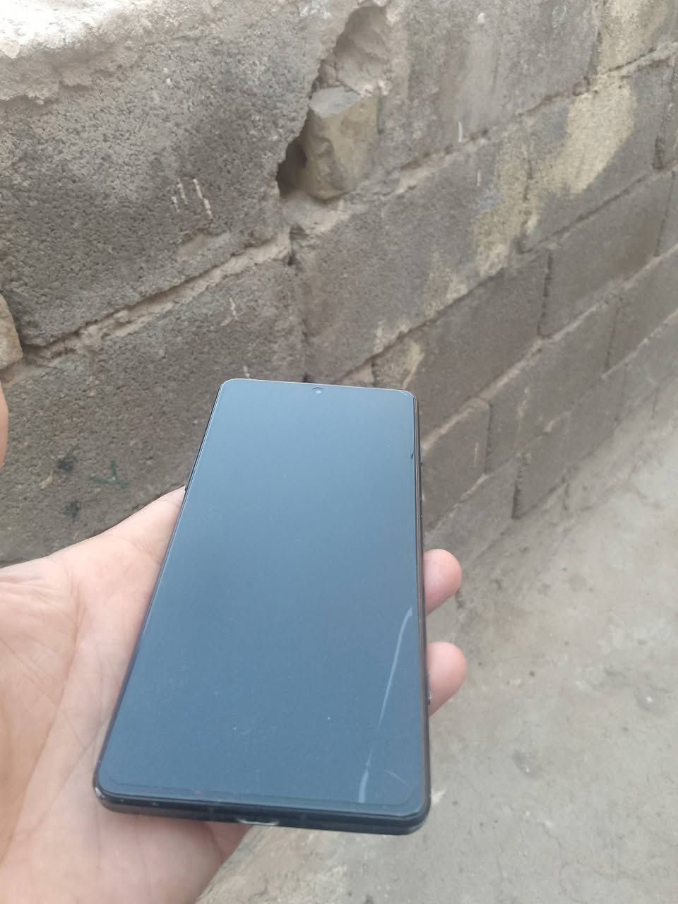 للبيع أو المراوس: Redmi K40 Gaming (نسخة الألعاب)
الموديل: Redmi K40 Gaming

المساحة والتخزين: 256 جيجابايت

الرام (RAM): 8 جيجابايت

المعالج: ثماني النواة (تردد يصل إلى 3.0 جيجاهرتز) قوي ومخصص للألعاب

الواجهة: MIUI Global

حالة الجهاز: الجهاز بحالة ممتازة ونظيف جداً، أداء سريع وسلس جداً بالألعاب والتصفح والتقليب.

تفاصيل البيع والاتصال:

السعر: [أدخل السعر 170 الف

المراوس: متوفر المراوس مع جهاز أحدث أو بنفس المستوى حسب الاتفاق

المكان:  / بغداد/ تقاطع درويش/ قرب سوق المعالف

للتواصل: عبر الخاص أو واتساب على الرقم:***********

نص مكتوب في الصور:
- جميع المواصفات
- ذاكرة RAM
- ٨,٠٠ GB
- المعالج
- ثماني النواة أقصى ٣,٠ جيجاهرتز
- إصدار Android
- 11 RP1A.200720.011
- إصدار MIUI
- MIUI Global
- 12.5.6 مستقر
- 12.5.6.0.0(RKJCNXM)
- يث أمان نظام lroid
- 2021-05-01
- الطراز
- M2012K10C
- إصدار النطاق الأساسي
- MOLY.NR15.R3.TC8.PR2.SP.V1.P38
- حول الهاتف اسم الجهاز Redmi K40 Gaming التخزين مستخدم 29.5 جيجابايت/256 جيجابايت إصدار MIUI MIUI Global 12.5.6 مستقر MIUI Global 12.5.6 مستقر (RKJCNXM)12.5.6.0.0 RP1A.20***********21-05-01 إصدار MIUI إصدار Android تحديث أمان نظام Android جميع المواصفات النسخ الاحتياطي والاستعادة إعادة ضبط إعدادات المصنع