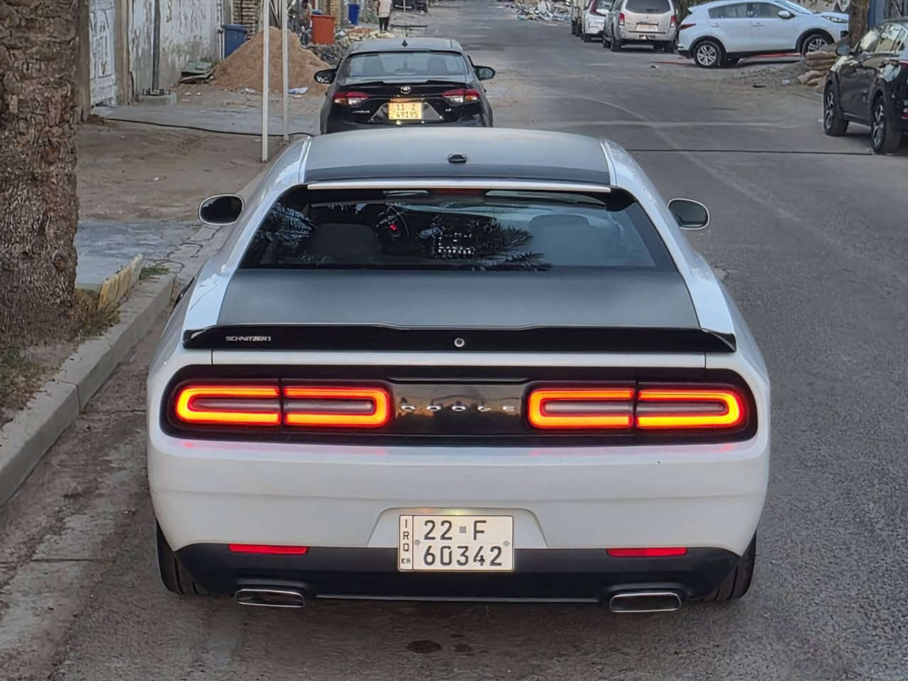بسم الله الرحمن الرحيم
((السونار بالمنشور صور الحادث بالمنشور)) 
دوج جالنجر SXT تو ويل 2019 محرك 3600
رقم اربيل بأسمي يعني تحويل ثاني يوم
*مواصفات:
بصمة تشغيل
تشغيل عن بعد
شاشة وسط كاربلي بلادي
كامرا خلفية
شفتات استيرن
حجر بيئة بلادي
لايتات زنون
ويل حجم 20
تخم تاير جديد
دهن امزويل كله ابدللها
السيارة ماشية 85 الف مايل
#السعر162ورقة
مكاني بغداد حي العامل
***********
الخاص مغلق اني مكلف بالنشر وهذا رقم صاحبها
