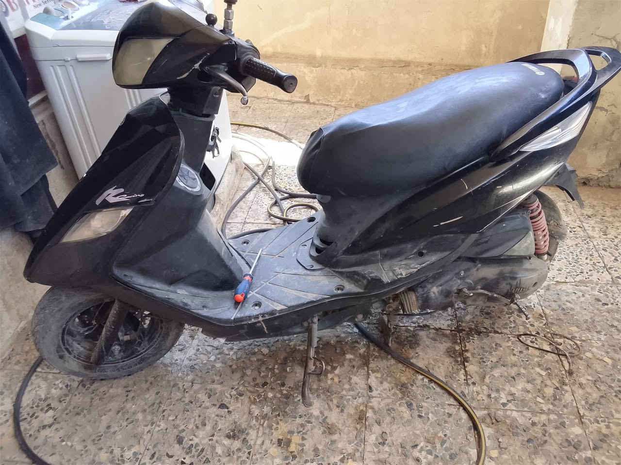 سلام عليكم 
دراجة ماكس ثعلب للبيع متروكة محرك ما مفتوح كهربائيات كلها شغالة دراجة ما تشتغل مدري شبيها 
السعر 300
مكاني حله كريطعه
للتواصل واتساب او اتصل على الرقم
‏‪***********‬‏
