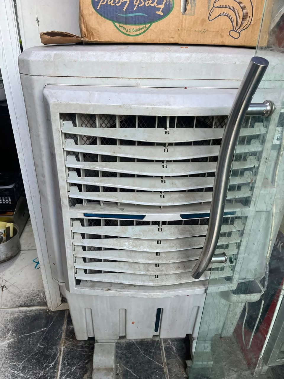 مطعم للبيع جاهز من كل شي جيب مسواك وفتح مباشر مجمدة عارضة وبراد عارضة كريل بركر شواية كص ٦ عيون خلاطات عصائر مثرامة كل شي جاهز مبردات عدد ٢ جامخانة العنوان بغداد حي الكوفة شارع الصورة مقابل حسينية عبد الله الرضيع للأستفسار ***********
