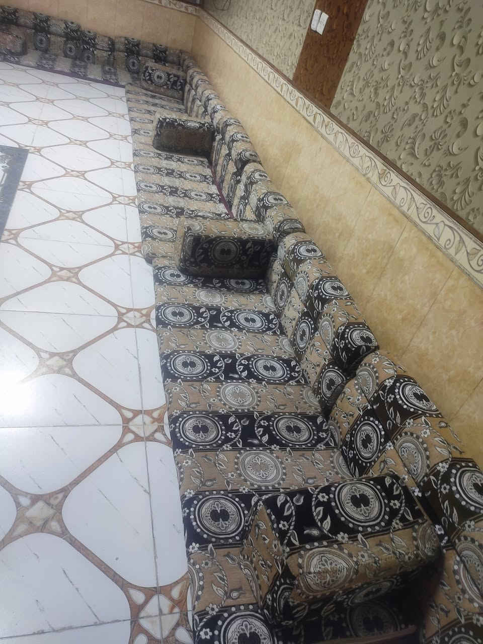 ديوان • تخم ونص • كوفه