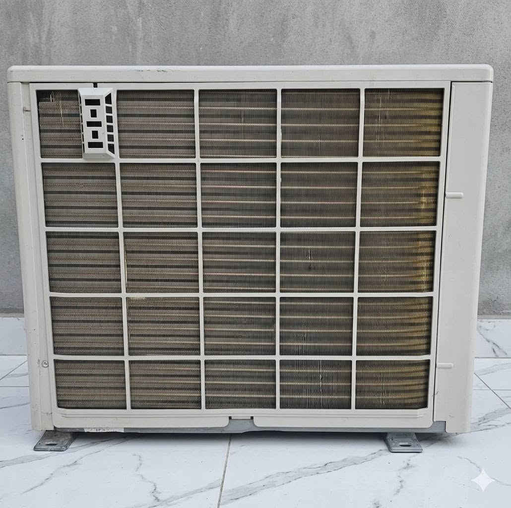 للبيع سبلت LG حجم 2 طن بحالة ممتازة، 
مناسب للأجواء العراقية الحارة.
✅ المواصفات:

* 📌 الماركة: LG انفيرتر تحكم امبير 
*📌 يعمل على 4 و6 و8 امبير 
* 📌 سعة التبريد: 24000 BTU (2 طن)
*📌سعه التدفئة BTU 23000
* 📌 غاز التبريد: R410A
* 📌 كهرباء: 220-240V / 50Hz
* 📌 هادئ أثناء التشغيل
* 📌 صناعة تايلندي اصلي 

❄️ تبريد سريع وأداء ثابت، مناسب للبيوت والمكاتب والقاعات.

مع كامل ملحقاته بواري ريمونت قاعده وايرات 
غازه مقفول  يعني جاهز من كلشي 

💰 السعر: (650  الف) غير قابل للتفاوض 
📍 الموقع: (بغداد) 
📞 للاستفسار والمراسلة او وتساب
                 ***********
