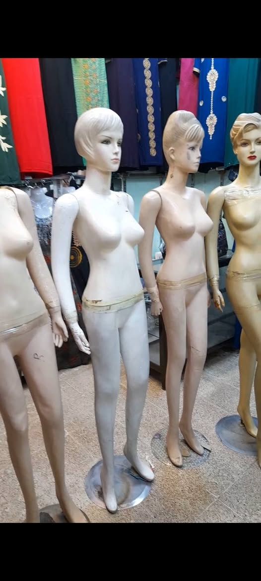 ملكانات عدد ٥ سعر القطعة ١٠ اخر ماتبقى

نص مكتوب في الصور:
- تشغيل الفيديو