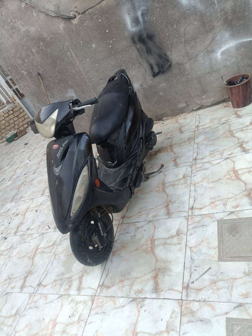 جي فور شغاله سلف هندر كهربيات لايت بك لايت  اشاير هورن عدادت كله شغال نهضه قويه ب300وبيه مجال مكان فضليه ***********
