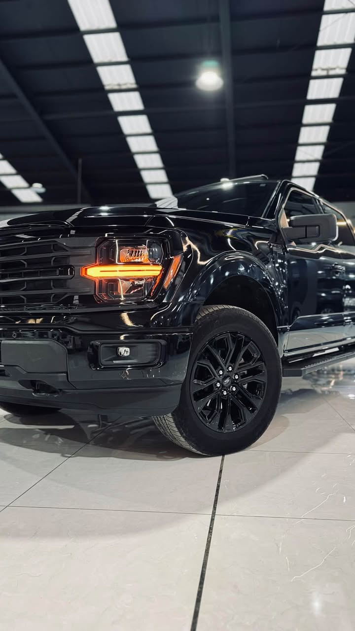 دەعمی خەفیف 👌🔥
.
Ford f150 XLT 2024 
.
سەیارەکە ٣٤ هەزار کم رۆشتووە .
.
مەکینە ٢.٧ ی تۆربۆ ی مەڕغوب 
.
دەبڵ ئەکسڵ .
.
پانۆراما .
.
٥ کامیرە 
.
کوشنی جلد و کارەبا و هیتەر
.
شاشە گەورە 
.
گێر لە عەرز 
.
رادار 
.
زۆر مواسەفاتی تر 
.
رەسمی دەعمی دانراوە جاملغی پێشەوە دوو بستی بۆیاخە.و جاملغی دواش دو بستێکی بۆیاخە 
، رەقەم شانسی:
1FTEW3LP4RFB52470
.
سەیارەکە کاتی و سێمانگی لەگەڵە بۆ سعریش ئەتوانن پەیوەندی بکەن :
*********** 

.
.

