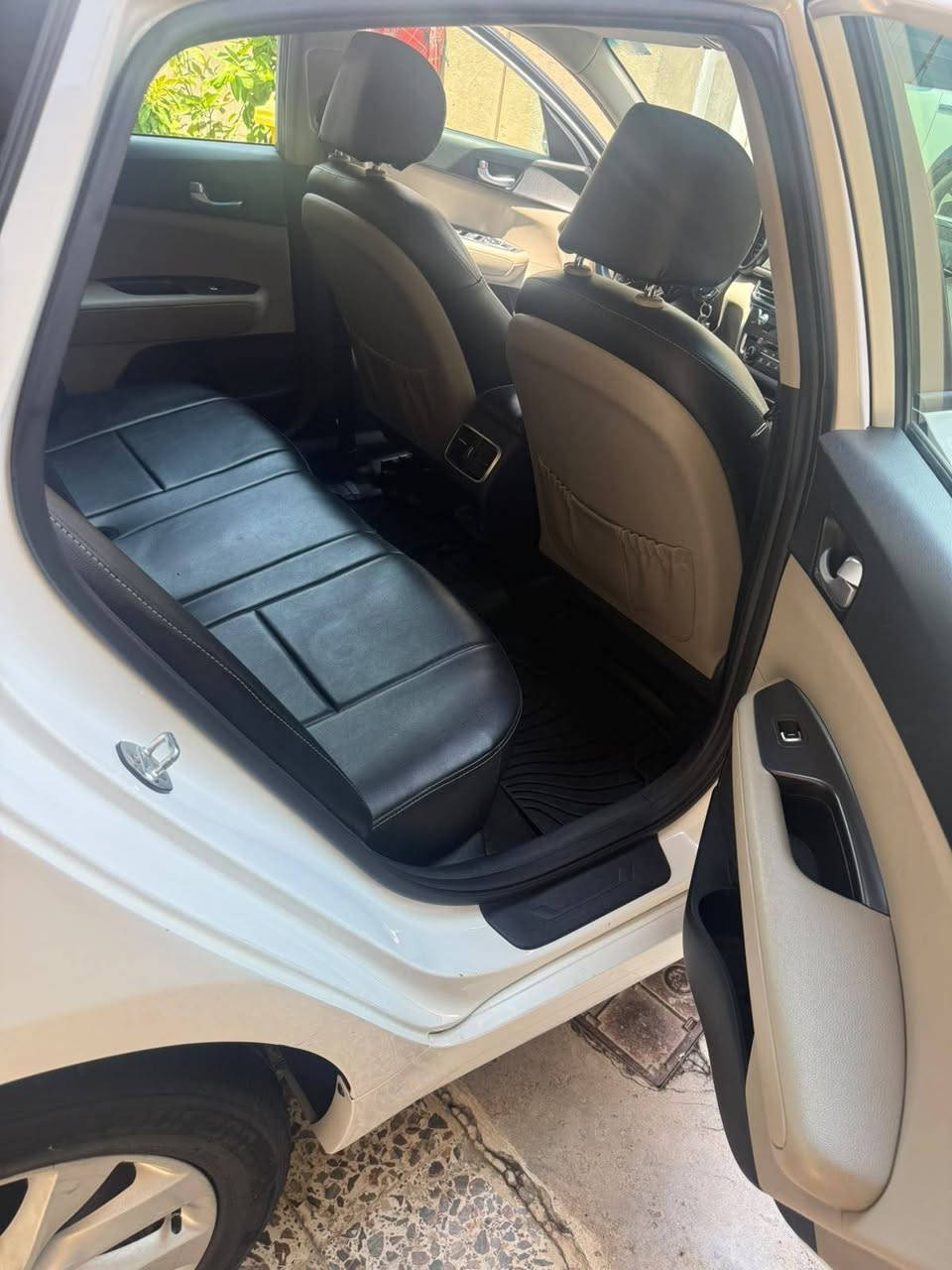 كيا اوبتيما شركة المجموعة الدوليه ٢٠١٨ خليجي السيارة بيه ثلاث قطع صبغ أثر شخوط بدون دواخل سياره كلشي جديده دك جرس فوق ١٢٠ ماشيه ١١٩ وبيه شويه بارد المكان بغداد الجديدة سياره بسمي كله جديد هزه وسنويه ورقم السعرر ١٥٨ وبيها مجال للاستفسار الاتصال على الرقم ***********
