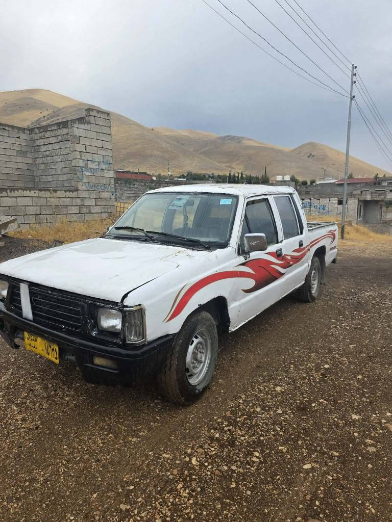مسیوبوشی مۆدێل 1993 ئاڕمی پلاستیکی سلێمانی بەشەرتی گێرو ئەکسل و شاسی و غرامە مەکینەی تە نهاکەمیک دوکەڵی هەیە ماڵی فەقیرە  بۆکەسابەت تایەی تازە نرخ 15 گەڵاو معامەلە / ژ.م *********** السليمانية, العراق
