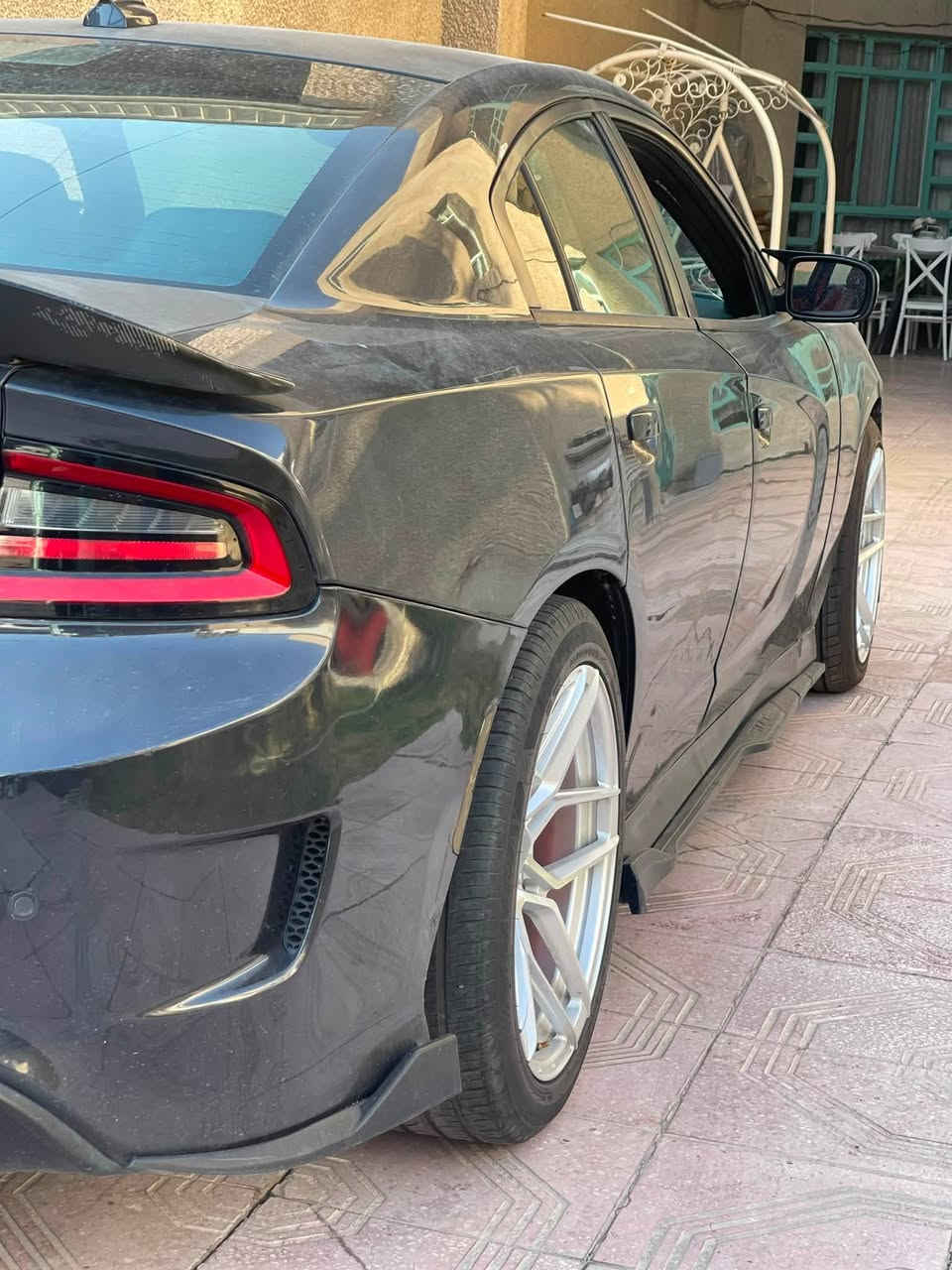 دوج جارجر ٢٠١٩ ارتي سوبر تراك باك فول مواصفات.
السياره ماشيه قريب ال٧٠ الف ميل. 
المواصفات : 
فتحة سقف (سلايد) 
تشغيل عن بعد 
جلد 
كرسي كهرباء سائق 
وباقي المواصفات المعروفه 
الاضافات: 
كت اس ار تي بلادي اصلي 
ستيرن rbm 
فجوج بريمبو 
فلنجات رياضيه 
تفريغ حجر برمجه كامله 
راديتر٣ سراوات ولف حماوه ٨٢ وبنكه دبل مروحه مال اس ارتي يعني انسى حماوه. 
كزوز وزارع بوابات من علي وادي كتم ١٠٠٪؜ ب ٤٥٠$ 
مازدات super track زنون اصلي. 
ويل ٢٠ تايرات جدد 
….. 
السياره مابيها اي نقص قبل شهرين صدر امامي خلفي كامل من ميزانية العماد 
كير محرك مكفول 
الحادث: 
تخريب صفحه الصور مرفقه 
بدون دواخل بدون ايرباك بدون شاصي بدون لغد برغي من البجم ممفتوح وبيها سونارات ثنين 
السعر ٢٠٥ بيها مجال للشراي 
تواجد السياره بغداد نفق الشرطه 

***********
