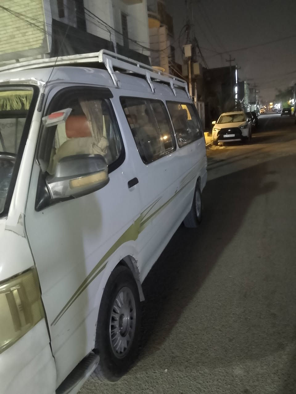 فتون مديل 200
رقم بغداد سنويه ل2030
وسياره ب اسمي مامطلبوه
محرك وكير جديد 
*********** وتساب موجود 
وصور مو واضحه كلش الله شاهد تجي وشوفه احلا من لصور

