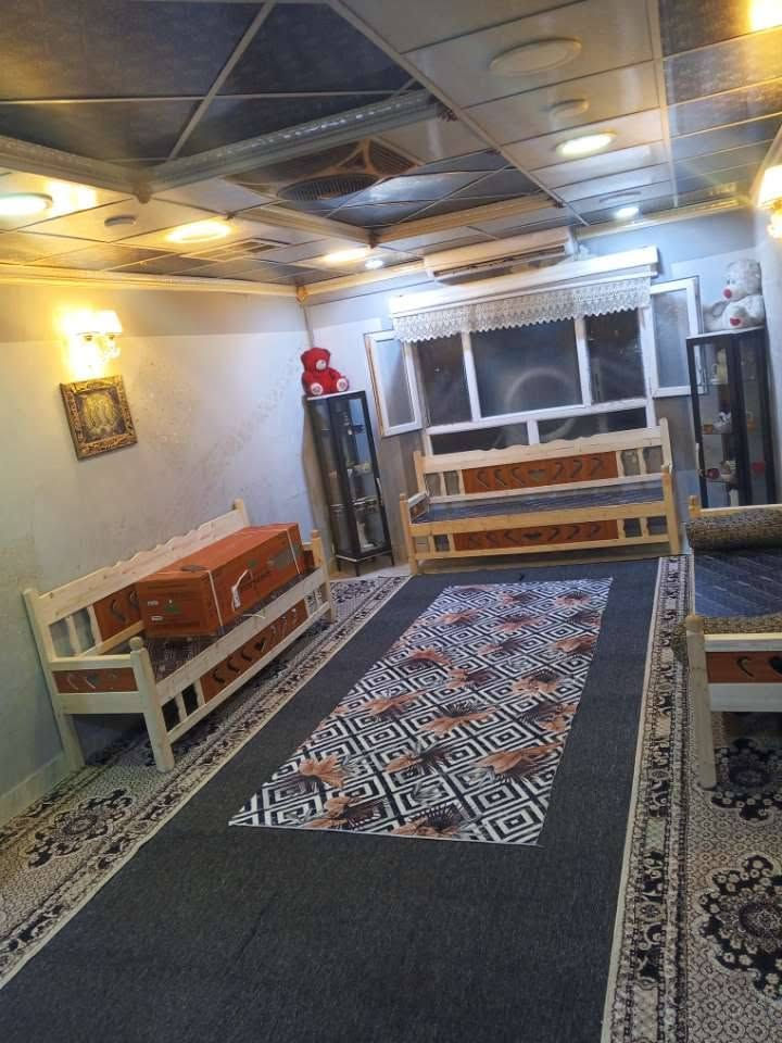 شقة • نضيفه • شقق صدام شارع عام