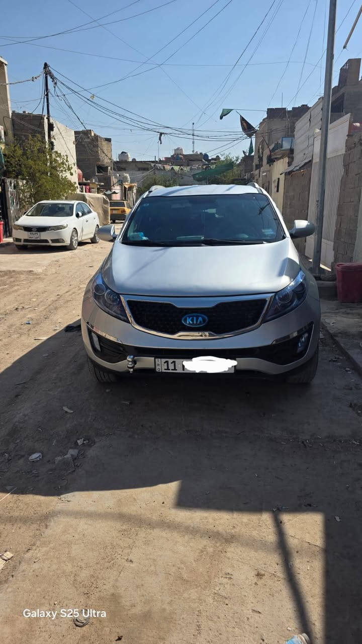 السعر 125وبيها مجال قليل
سلام عليكم سبورتج 15امريكي 
محرك وكير خير من الله تبريد ثلج 
كشنات جلد جديد مسويها 
شاشه فول كبيره 
تخم تايرات 
تشغيل عن بعد ابلادي مسويها 
بيها بابين عكس السايق مبدلات 
جاملغ امامي مصبوغ 
باب خلف السايق بي بارد 
مغلفه الجام ضد الشمس
بسمي السياره شرط التحويل
رقم الهاتف ***********
