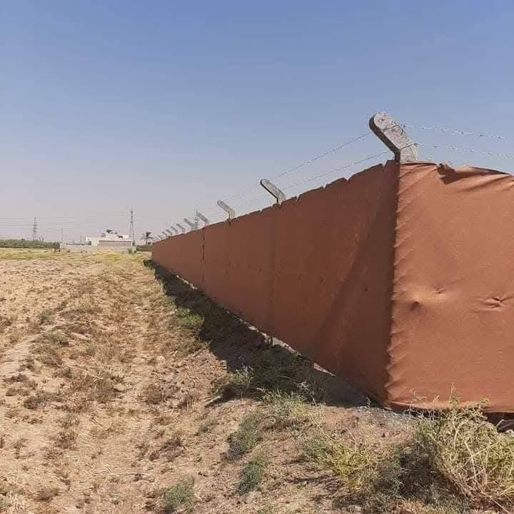 الموج الهادئ • اسيجة BRC • نصب أعمدة كهربائية