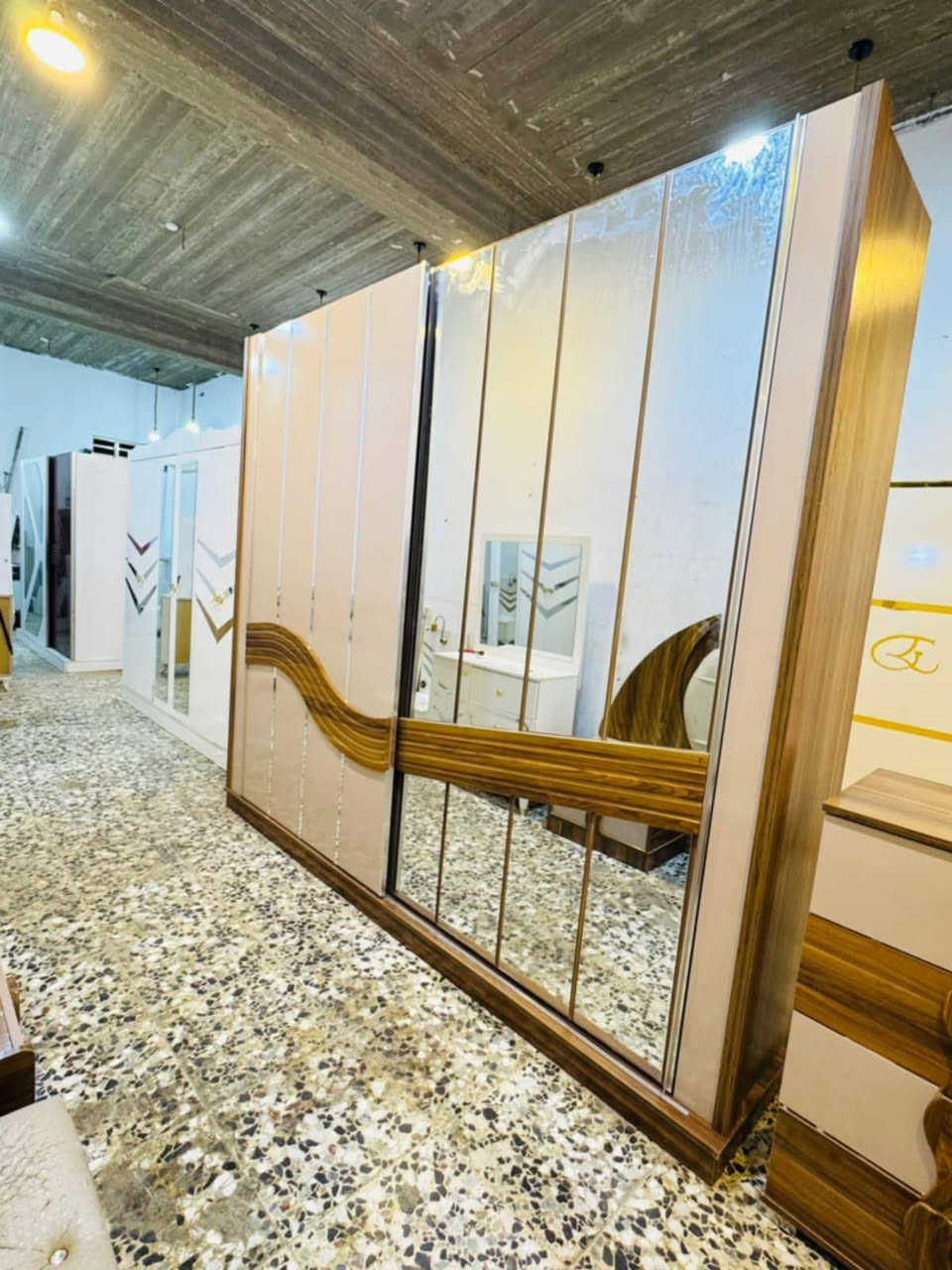سلام عليكم
بيع مستعجل. غرفه تركي. اخت جديده. ب٥٠٠ بيه ظرر مكانه نجف كامله
