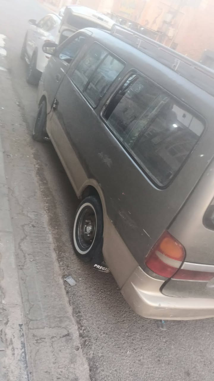 سلام عليكم للبيع موديل ٢٠٠٠ سياره جاهزه مكينه سوبر ٣٠٠٠ كير اكسن كفاله تخم تاير حداديه٦٠ % غرفة جديده شواصي ما مكفولات ولكشر شوف عينك ومكاني نجف عباسيه السعر ٥٣ وبيها مجال الاستفسار 
‎***********
