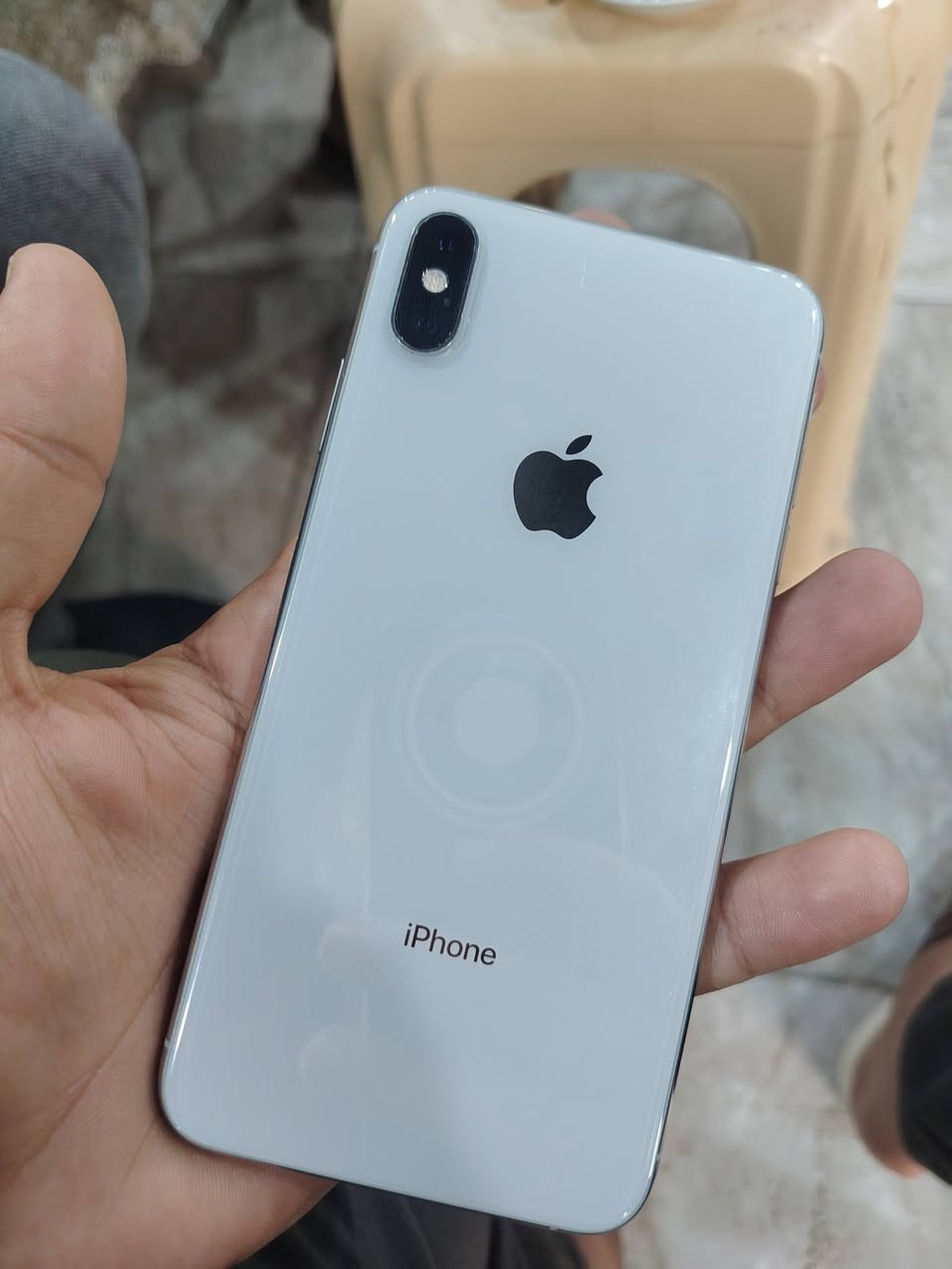 إيفون Xs max كفاله
ذاكره 256 بطاريه 85 وتر وتر بلادي نضافه 100/100برغي ممفتوح بي السعر 225 مكاني بابل المسيب الاتصال ع رقم
***********

نص مكتوب في الصور:
- ٦:٥٦
- البطارية
- حالة البطارية والشحن
- كما هو الحال مع البطاريات القابلة لإعادة الشحن، بطارية الهاتف قابلة للاستهلاك وتصبح أقل فاعلية مع الوقت. معرفة المزيد...
- الحد الأقصى للقدرة
- ٨٤٪
- هذا قياس لققدرة البطارية مقارنة بقدرتها عندما كانت جديدة. قد تتسبب القدرة المنخفضة بتقليل ساعات الاستخدام بين عملية الشحن والأخرى.
- أقصى قدرة للأداء
- تدعم بطاريتك حاليًا الأداء الطبيعي وقت الذروة.
- شحن البطارية المحسن
- للحد من استنزاف عمر البطارية، يتعلم الـ iPhone من عادات الشحن اليومية، بحيث ينتظر ولا يتجاوز ٨٠٪ حتى يحين موعد حاجتك إلى استخدامه.
- الإعدادات بصمة الوجه ورمز الدخول إدارة التطبيقات التي تستخدم بصمة الوجه وإعدادات الوصول الأخرى على iPhone، وإعداد المظاهر البديلة، وتغيير رمز الدخول. معرفة المزيد... استخدام بصمة الوجه في: فتح قفل iPhone App Store و iTunes Store غير التلامسية والدفعات التعبئة التلقائية لكلمة السر يمكن لـ iPhone التعرف على ملامح مميزة ثلاثية الأبعاد لوجهك للتمكن من الوصول بأمان إلى التطبيقات وإجراء الدفعات. حول بصمة الوجه والخصوصية... إعداد مظهر آخر لك بالإضافة إلى تعلم هيئتك باستمرار تستطيع بصمة الوجه أن تتعرف على مظهر آخر لك. إعادة تعيين بصمة الوجه انتباه
