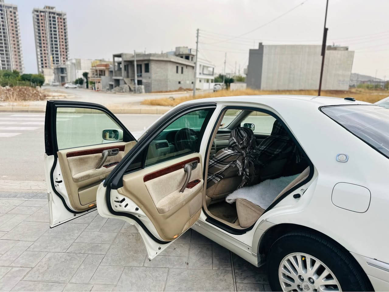 تويوتا ماجيستا • ٢٠٠٣ • مشي ١٧٥٠٠٠
